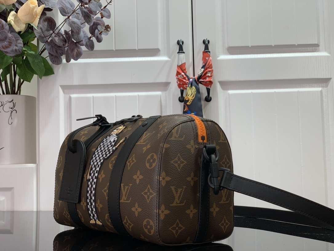 LV Shoulder bag M45652GR 