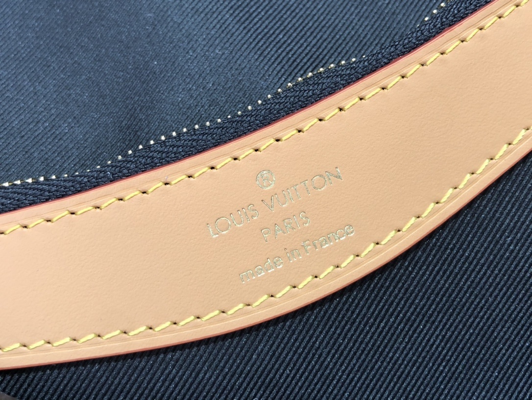 LV Shoulder bag M45985