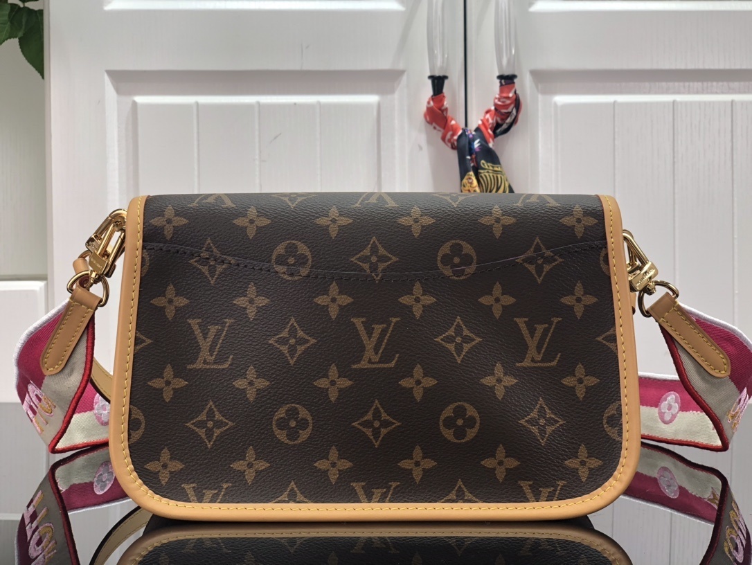 LV Shoulder bag M45985