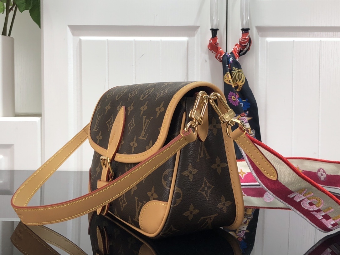 LV Shoulder bag M45985