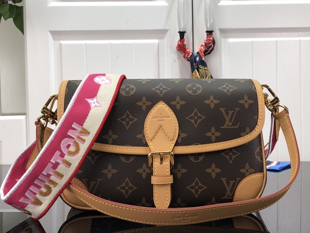 LV Shoulder bag M45985