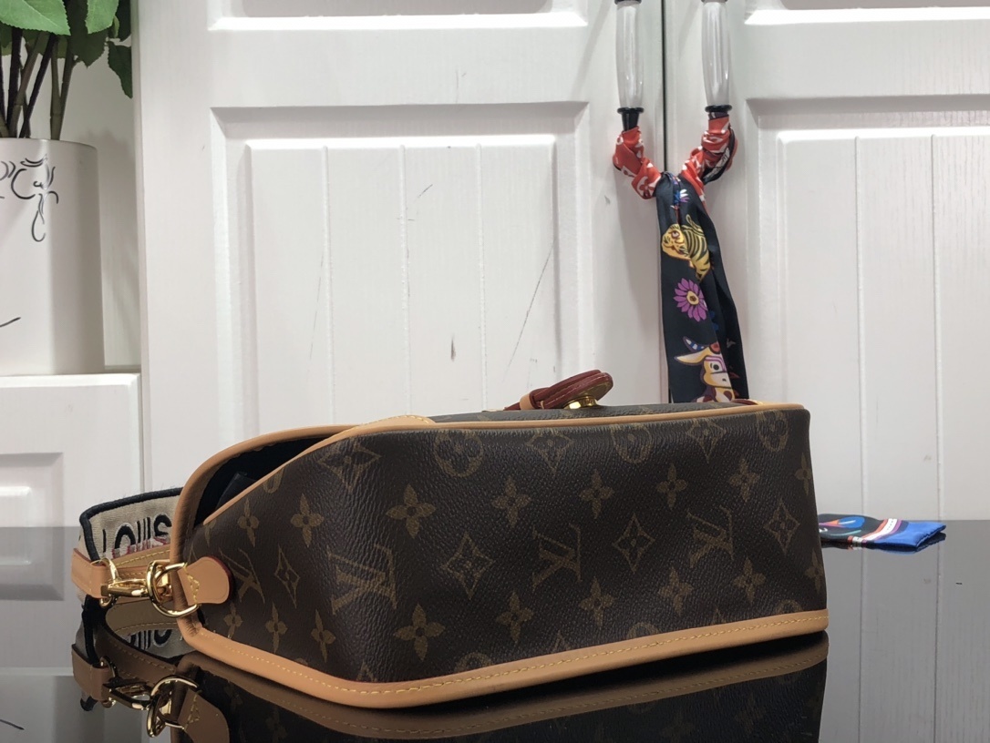 LV Shoulder bag M45985