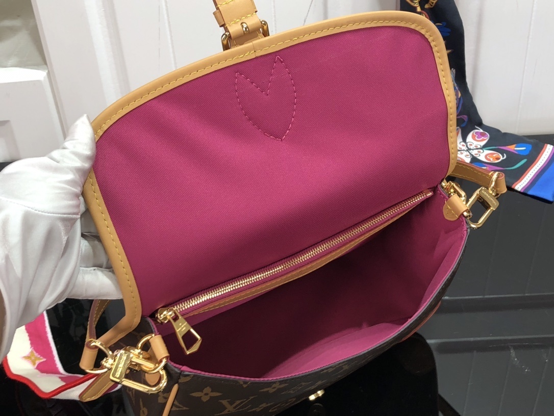 LV Shoulder bag M45985