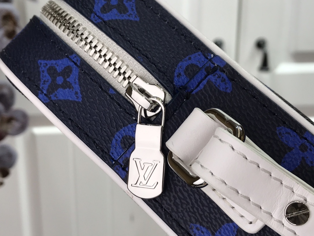 LV Shoulder bag M46116