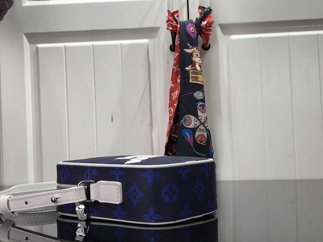 LV Shoulder bag M46116