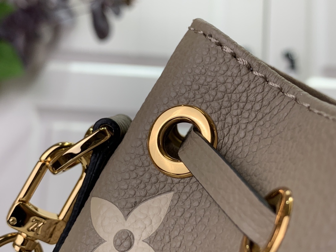 LV Shoulder bag m46291