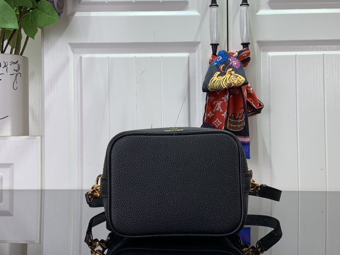 LV Shoulder bag m46291