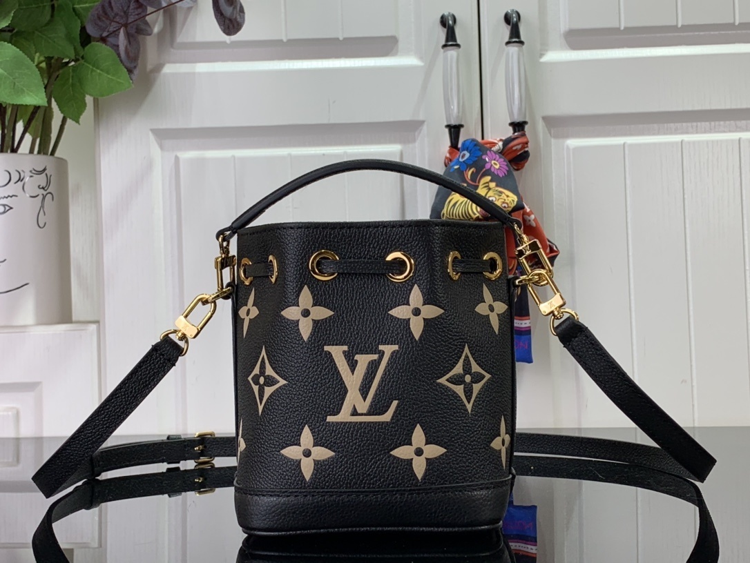 LV Shoulder bag m46291
