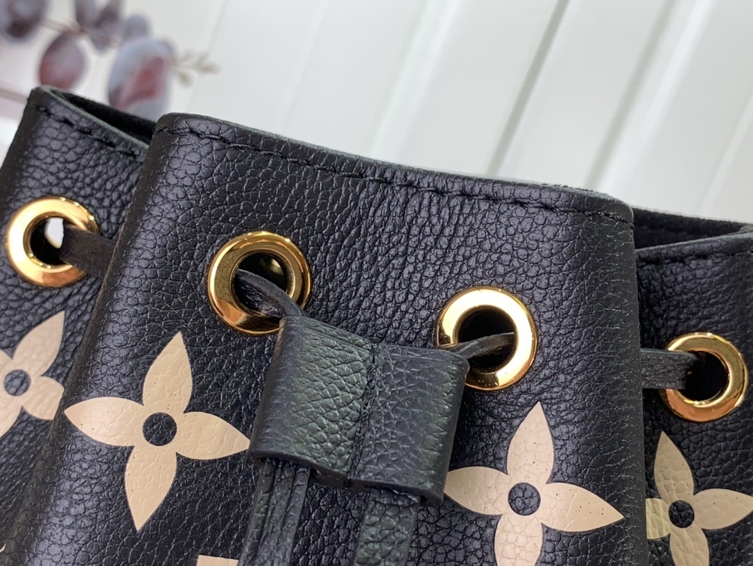 LV Shoulder bag m46291