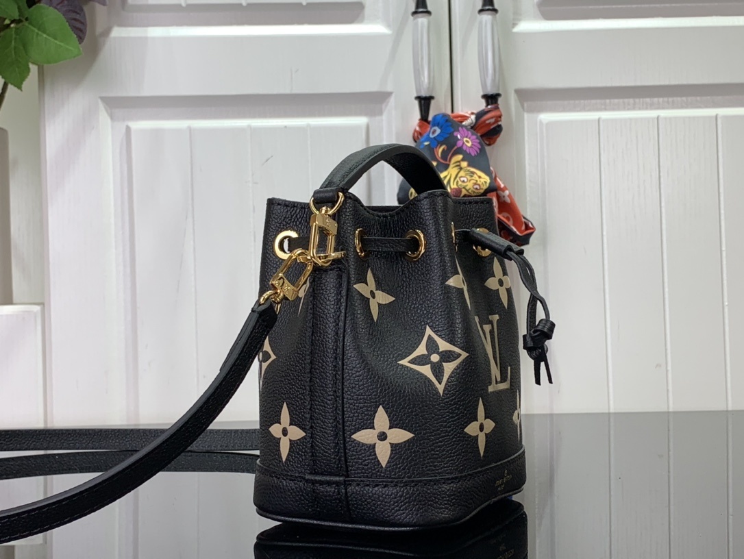 LV Shoulder bag m46291