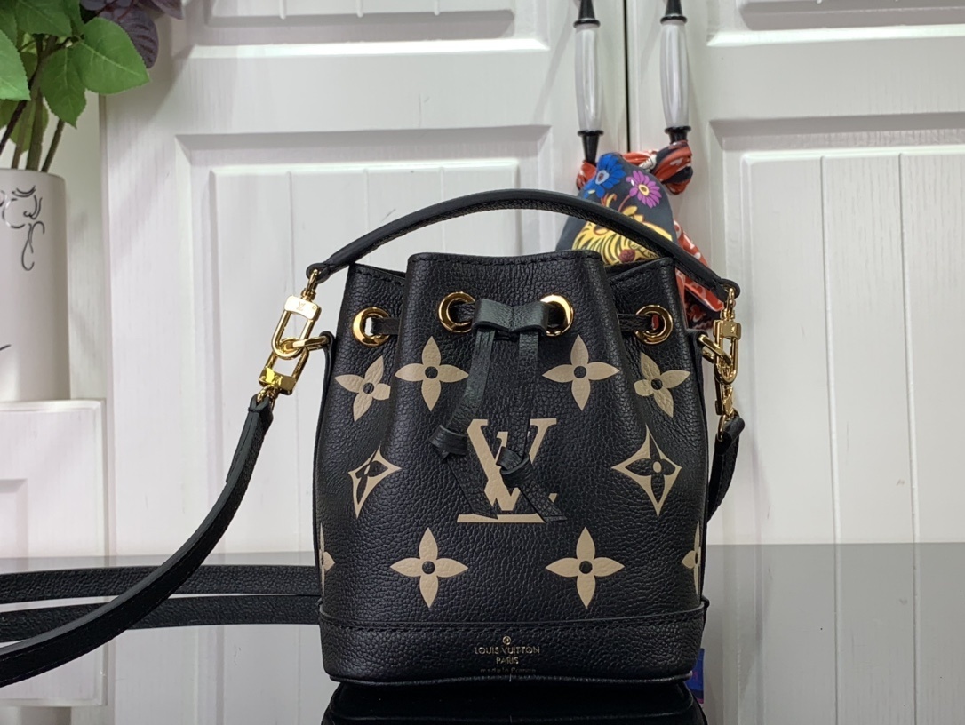 LV Shoulder bag m46291