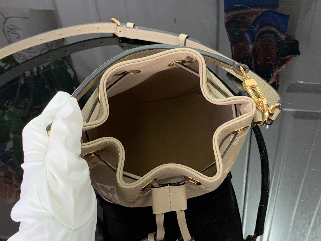 LV Shoulder bag m46291