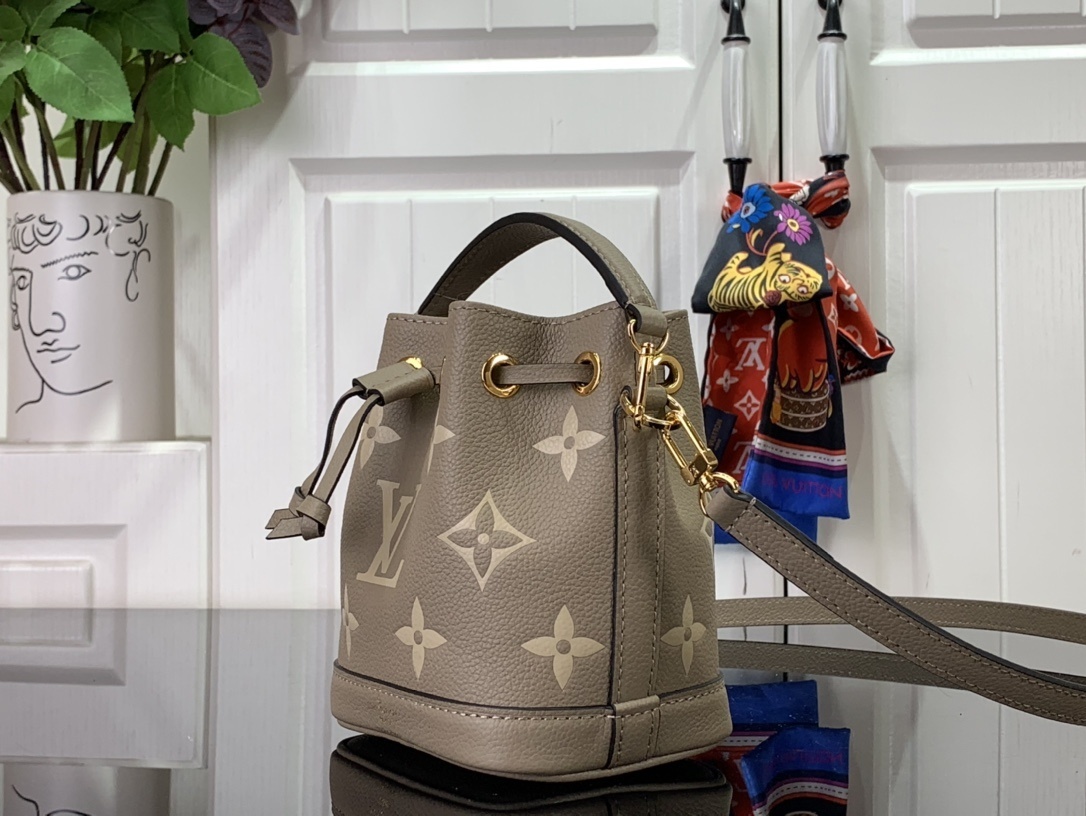 LV Shoulder bag m46291