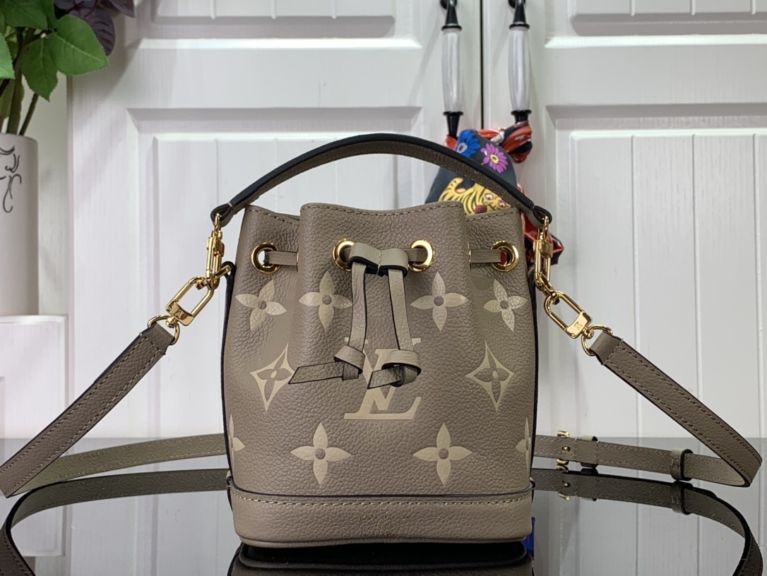 LV Shoulder bag m46291