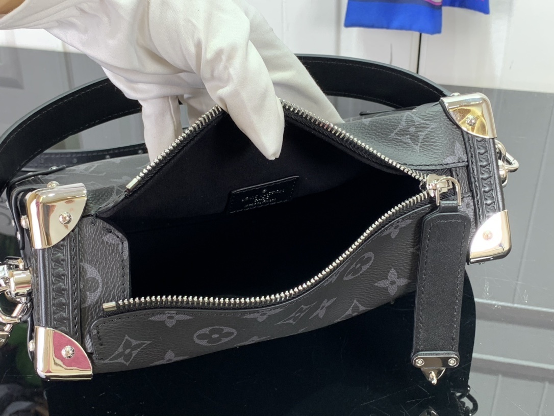 LV Shoulder bag M46358