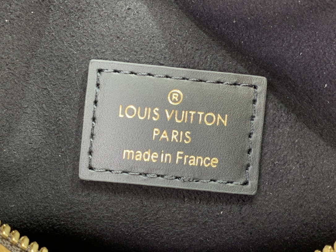 LV Shoulder bag M46358