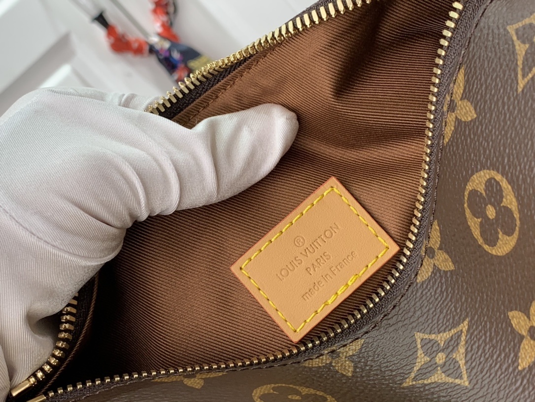 LV Shoulder bag M46358