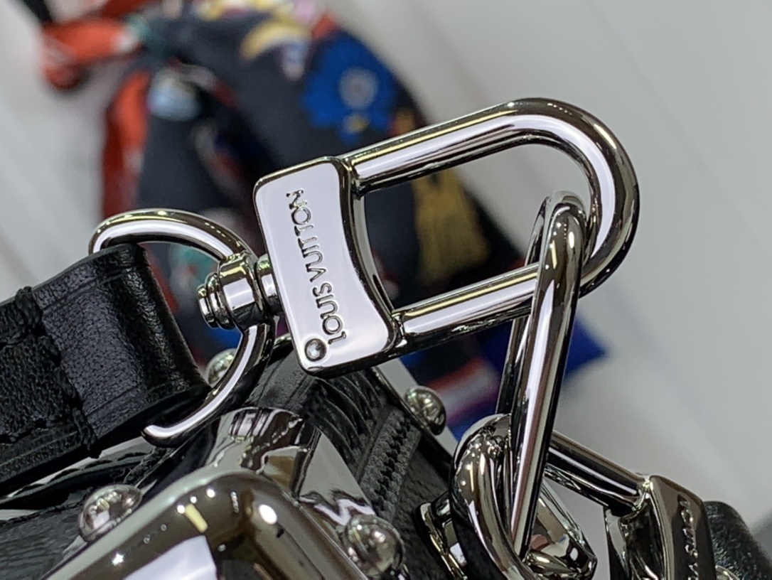 LV Shoulder bag M46358