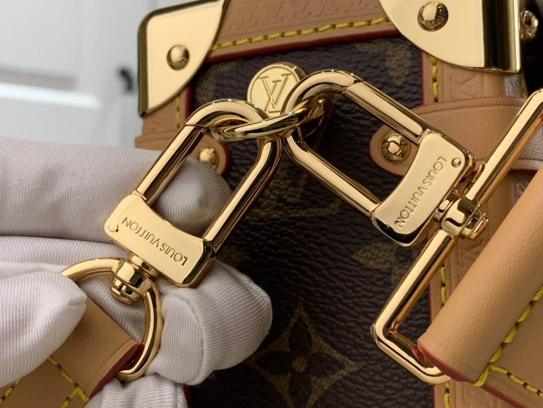 LV Shoulder bag M46358