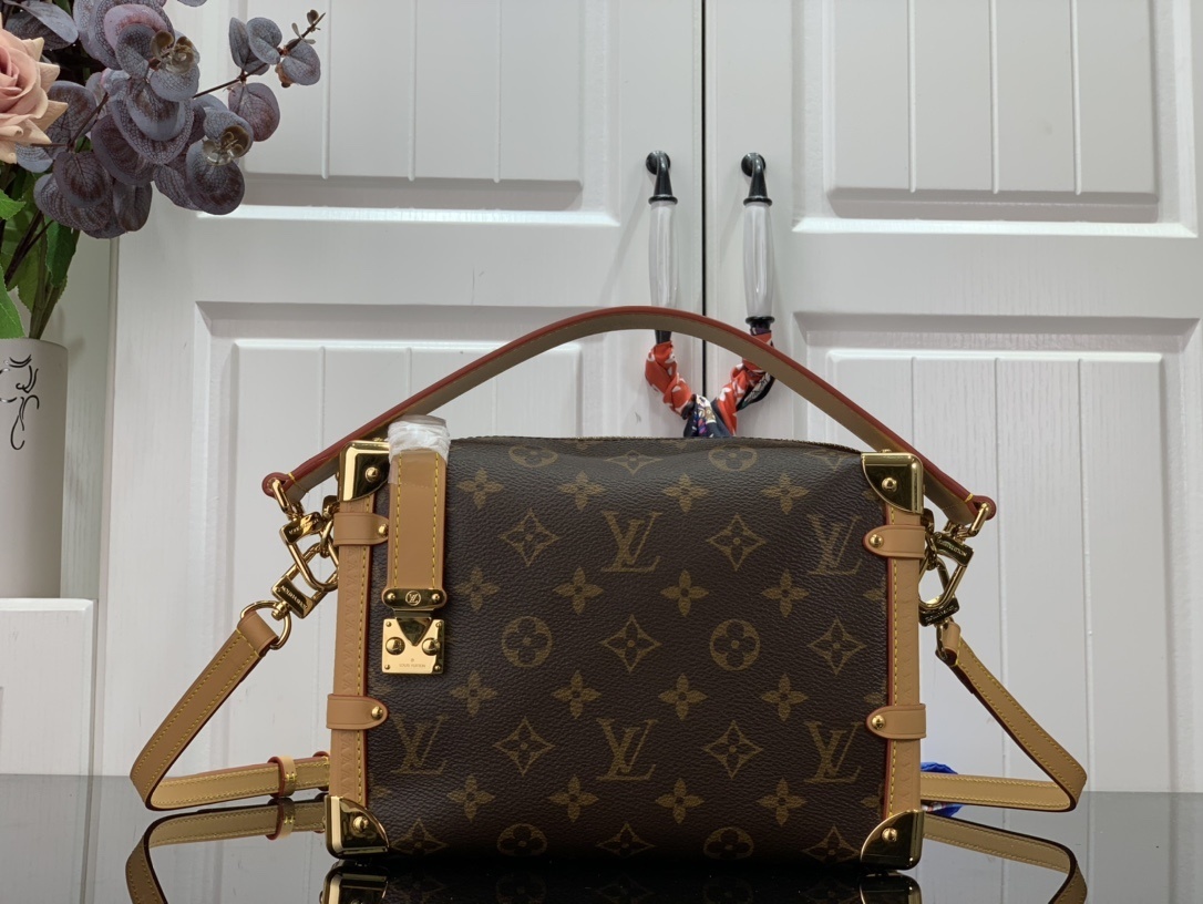 LV Shoulder bag M46358