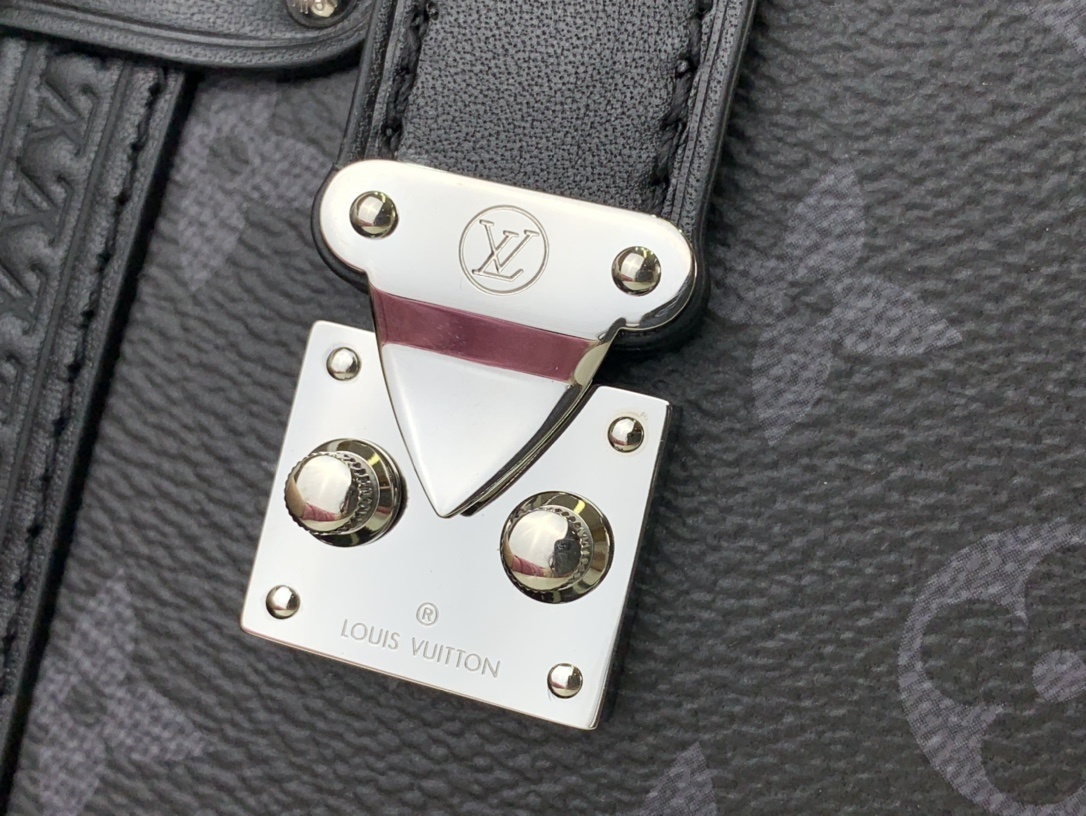 LV Shoulder bag M46358