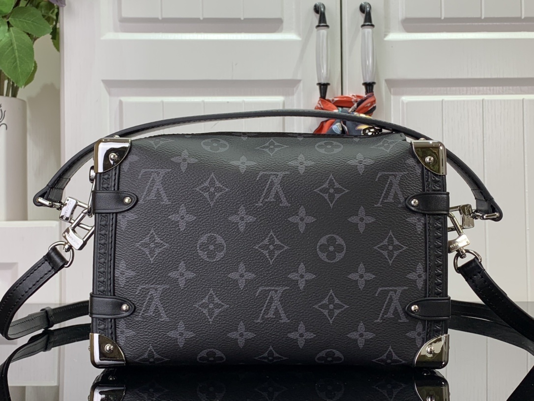 LV Shoulder bag M46358
