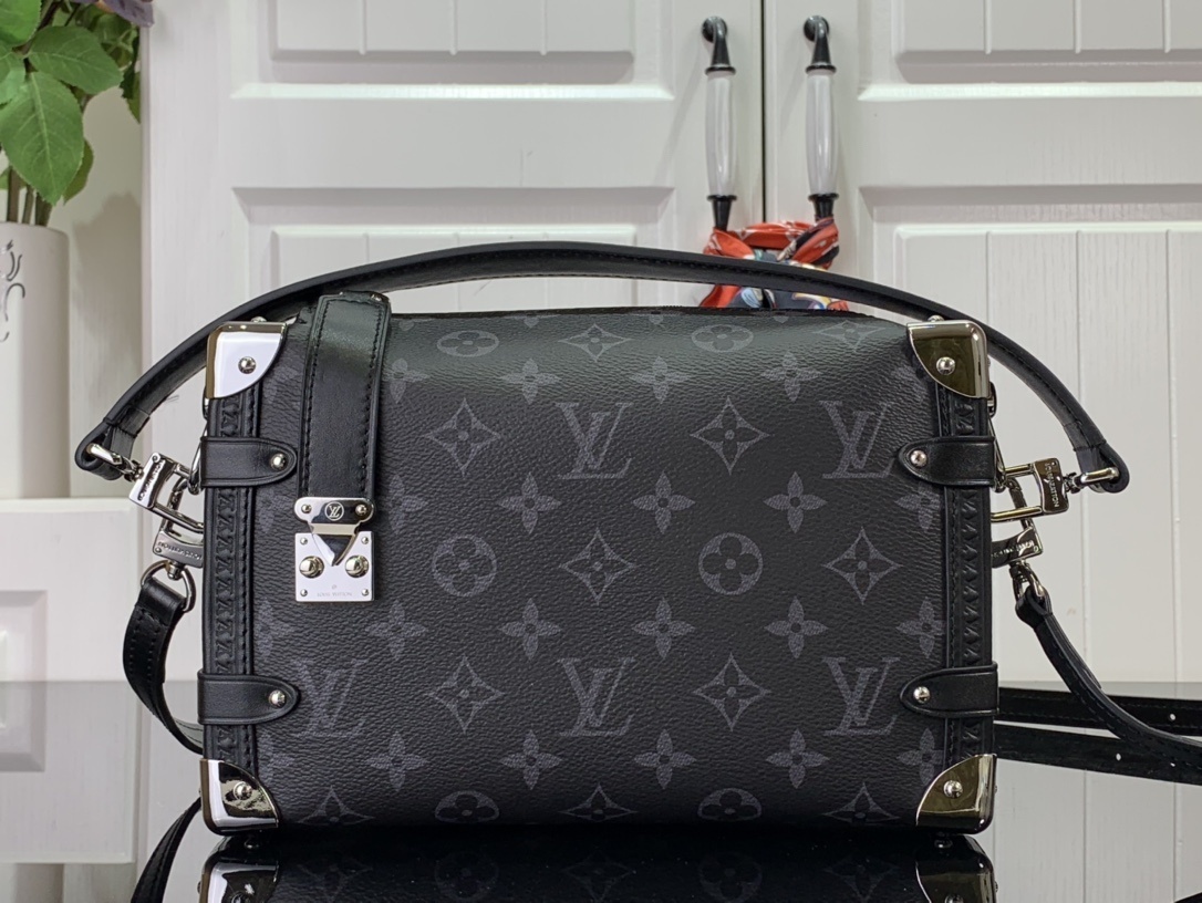 LV Shoulder bag M46358