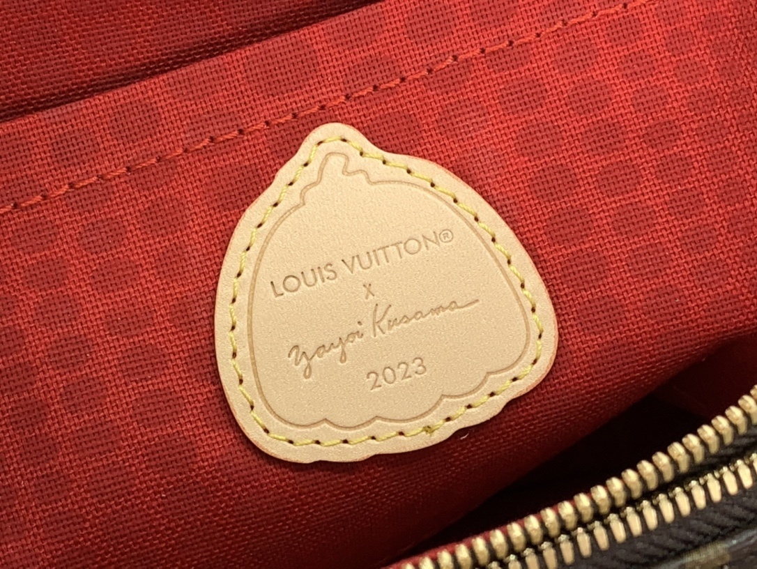 LV Shoulder bag m46385