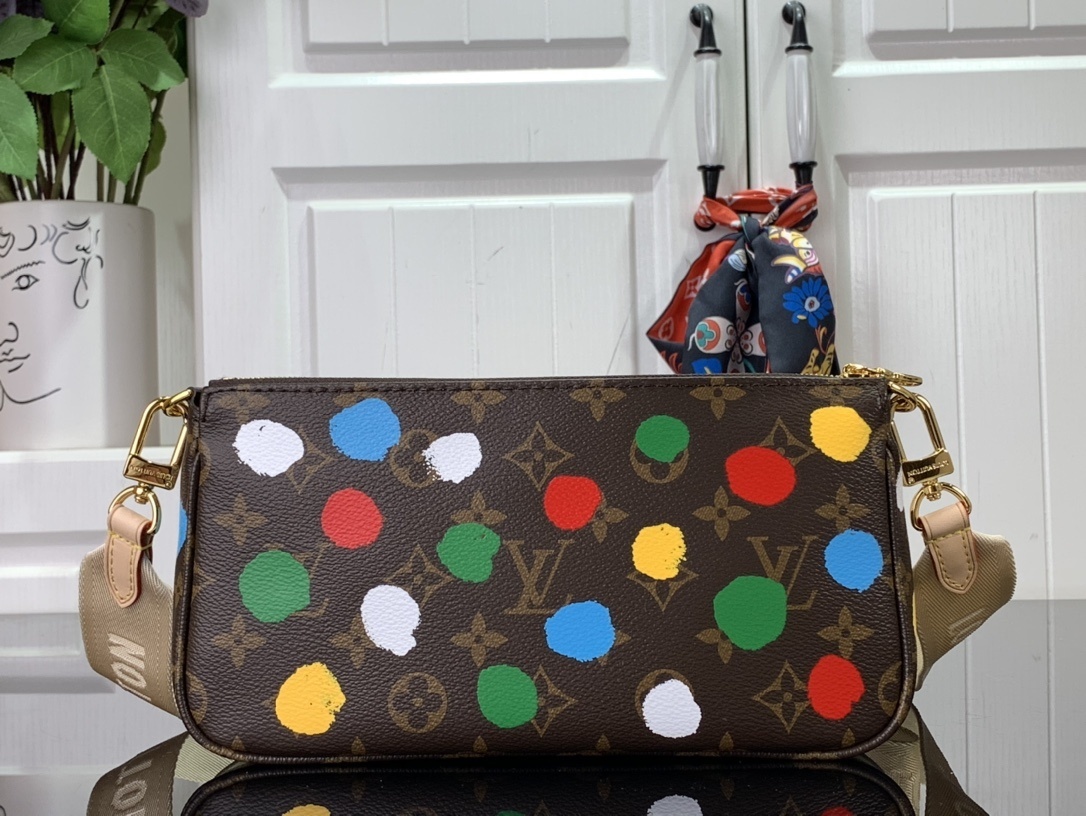 LV Shoulder bag m46385