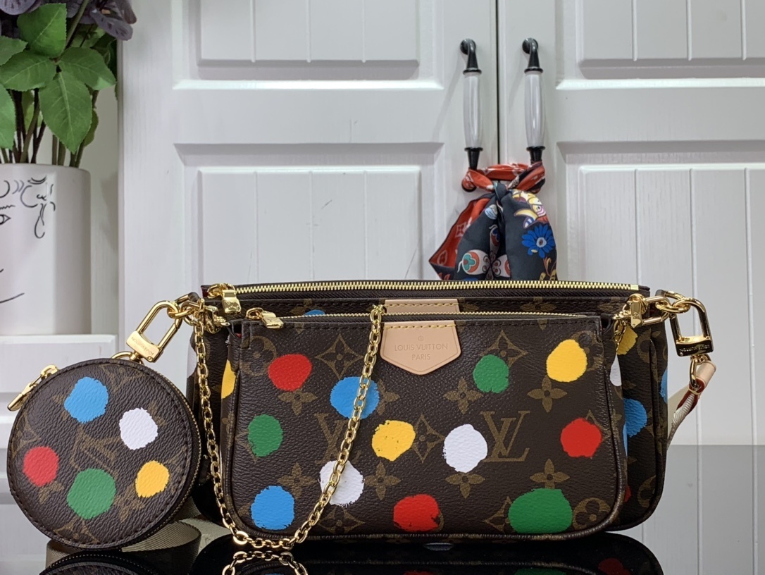LV Shoulder bag m46385
