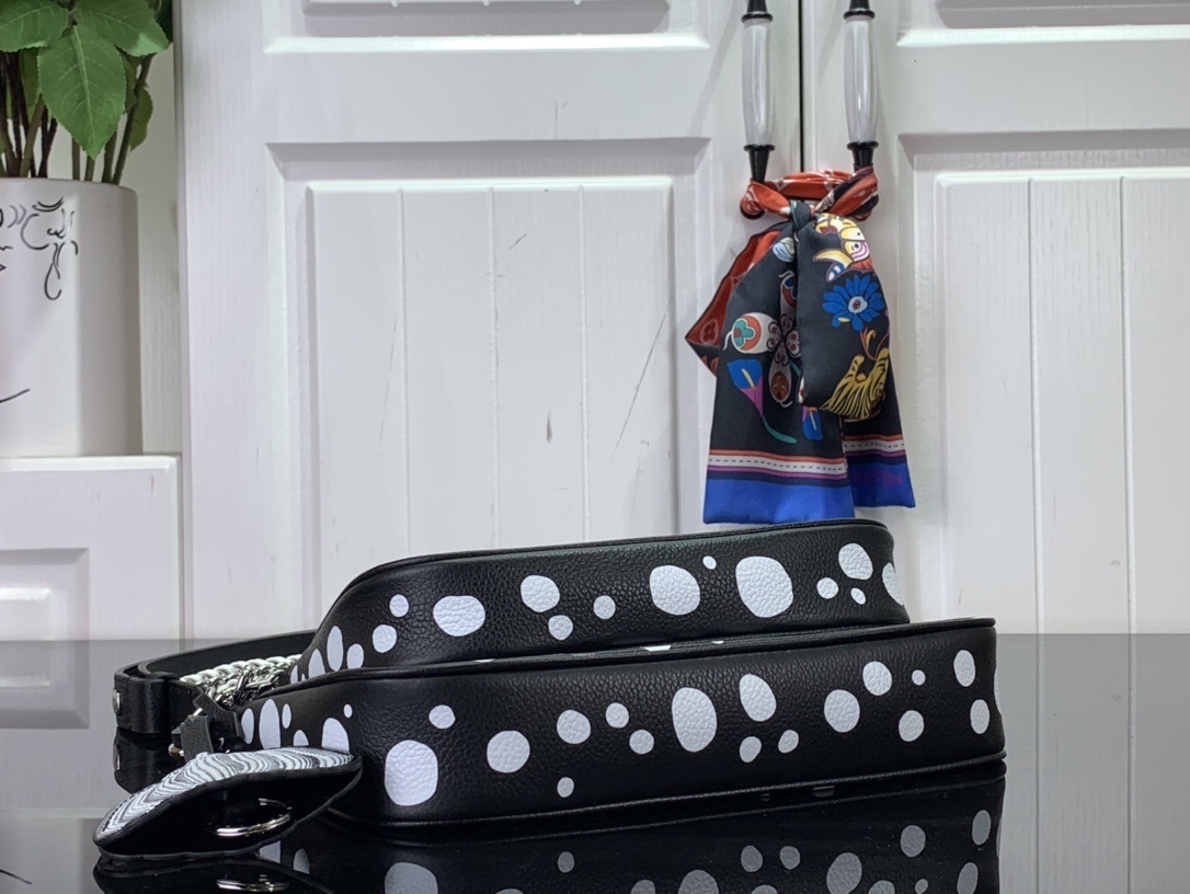 LV Shoulder bag m46410 