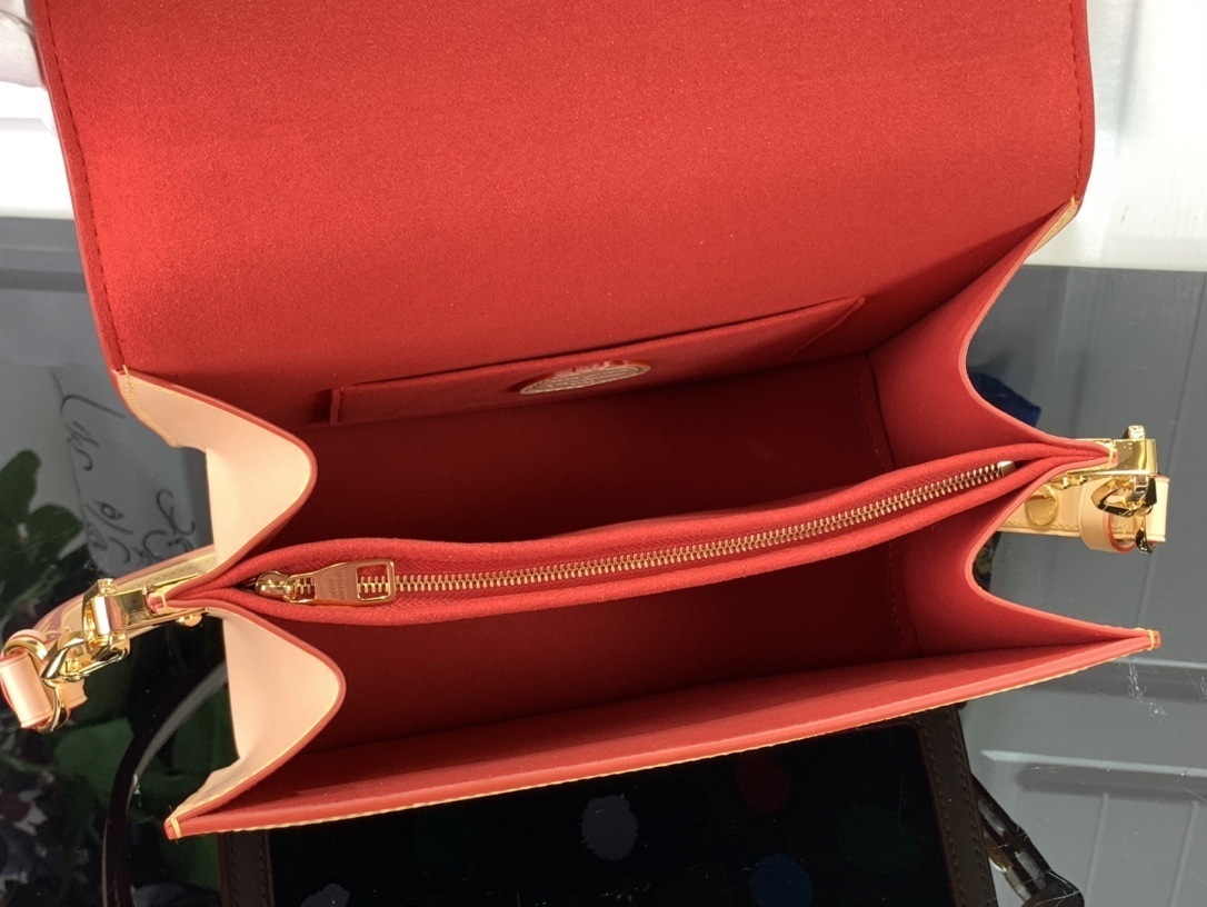 LV Shoulder bag m46432 