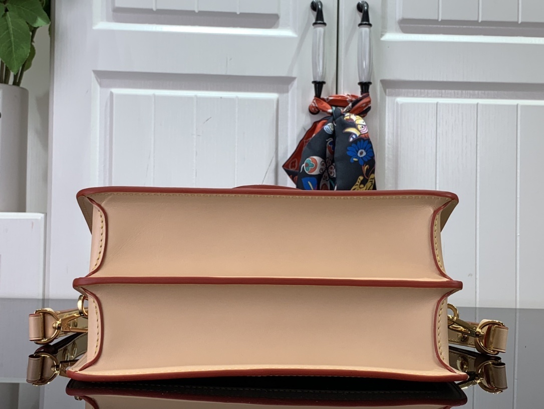 LV Shoulder bag m46432 