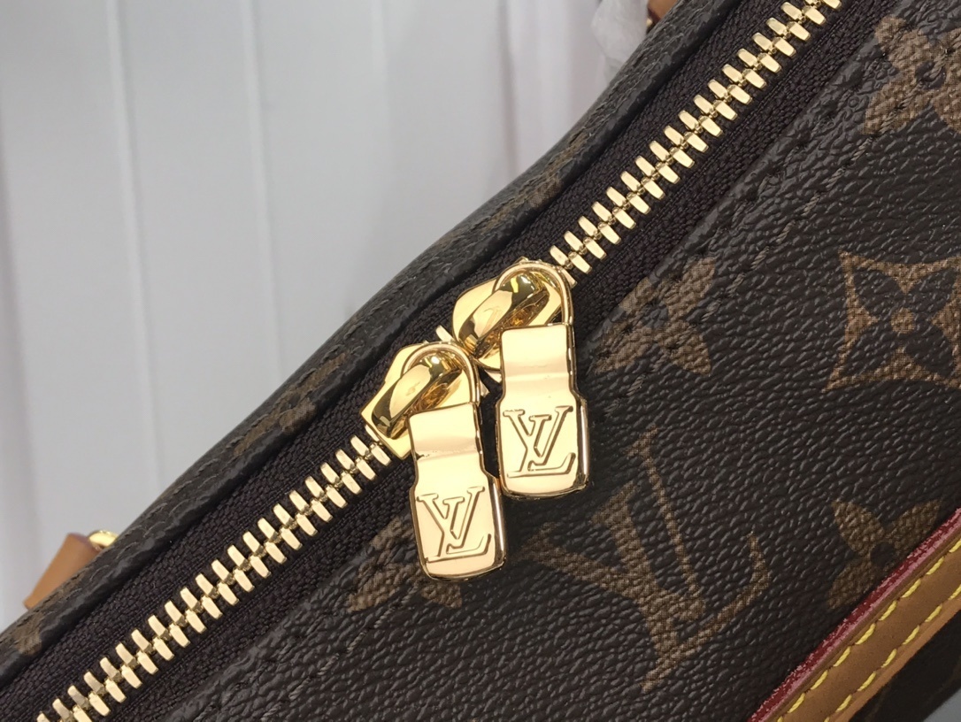 LV Shoulder bag M51143 