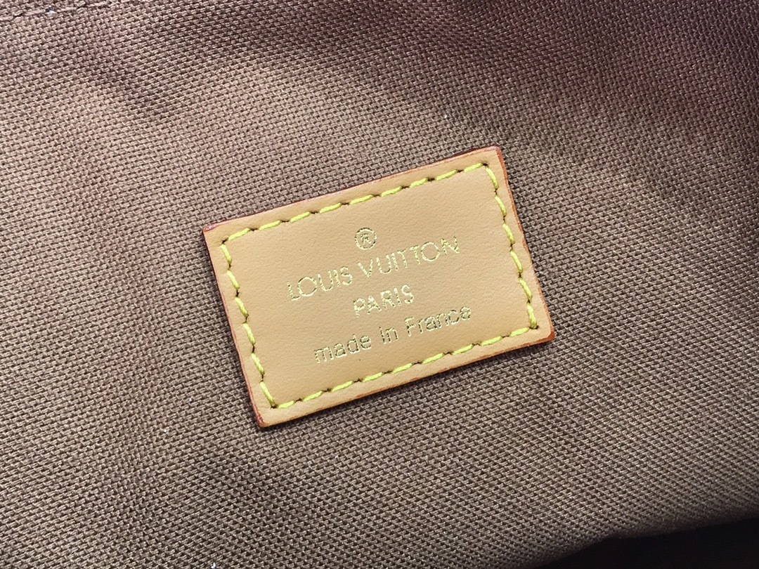 LV Shoulder bag M51143 