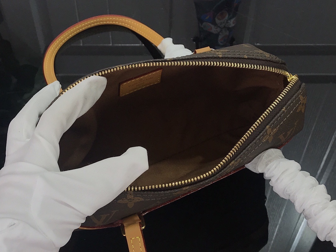 LV Shoulder bag M51143 