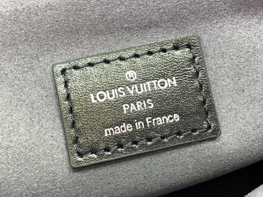 LV Shoulder bag M57790Q 