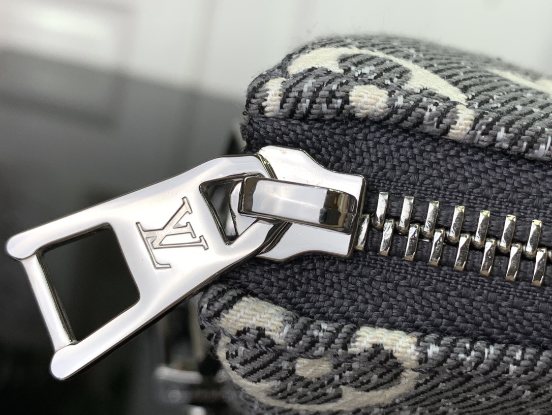 LV Shoulder bag M57790Q 