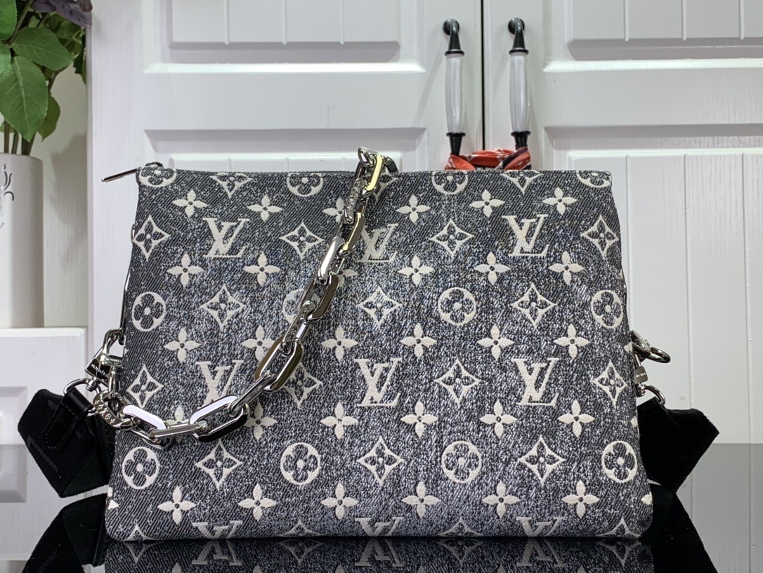LV Shoulder bag M57790Q 
