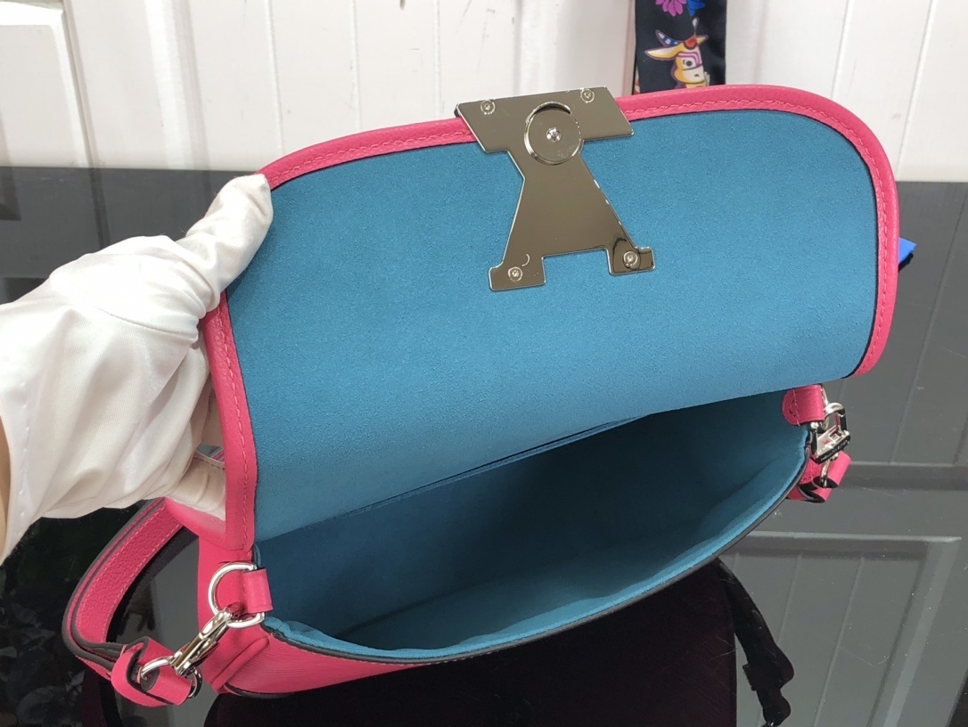 LV Shoulder bag m59386M