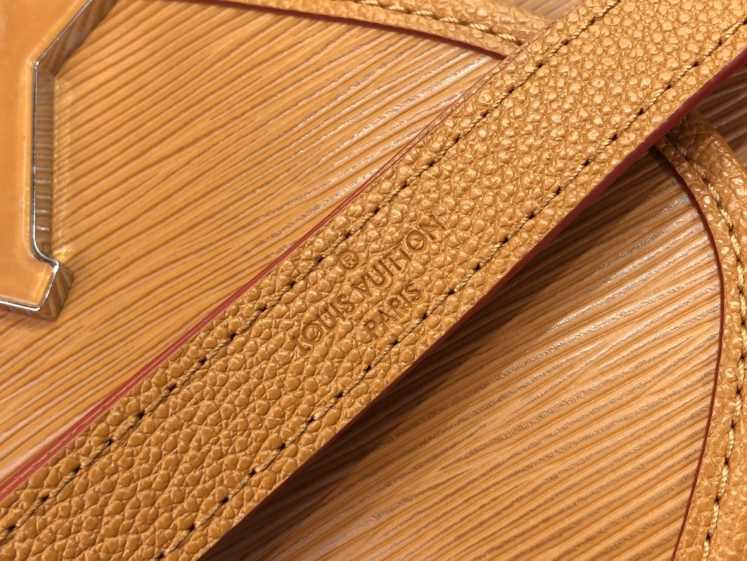 LV Shoulder bag m59386M