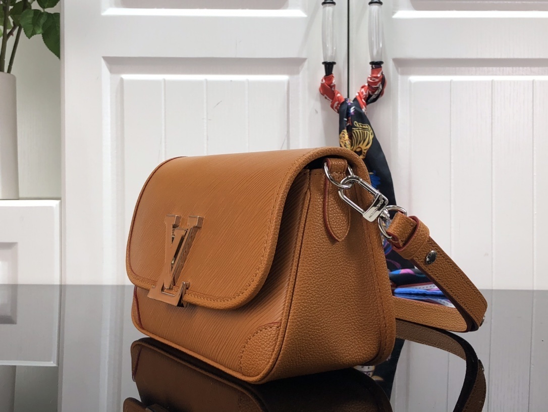 LV Shoulder bag m59386M