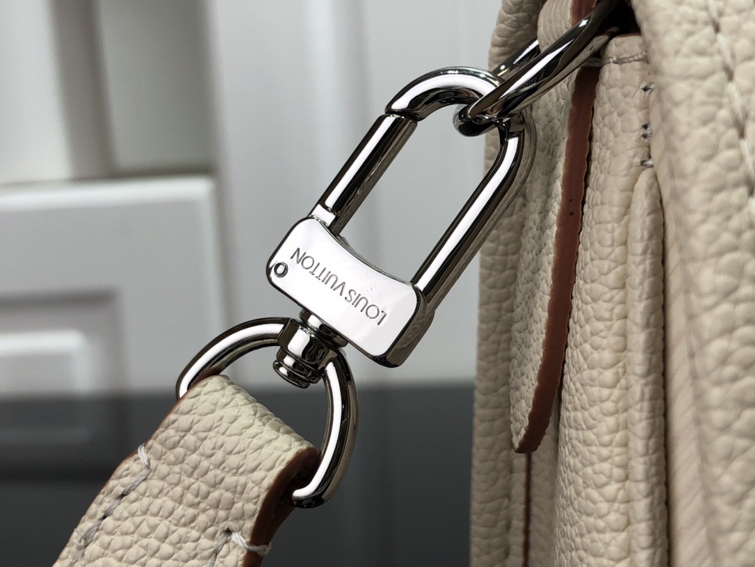 LV Shoulder bag m59386M