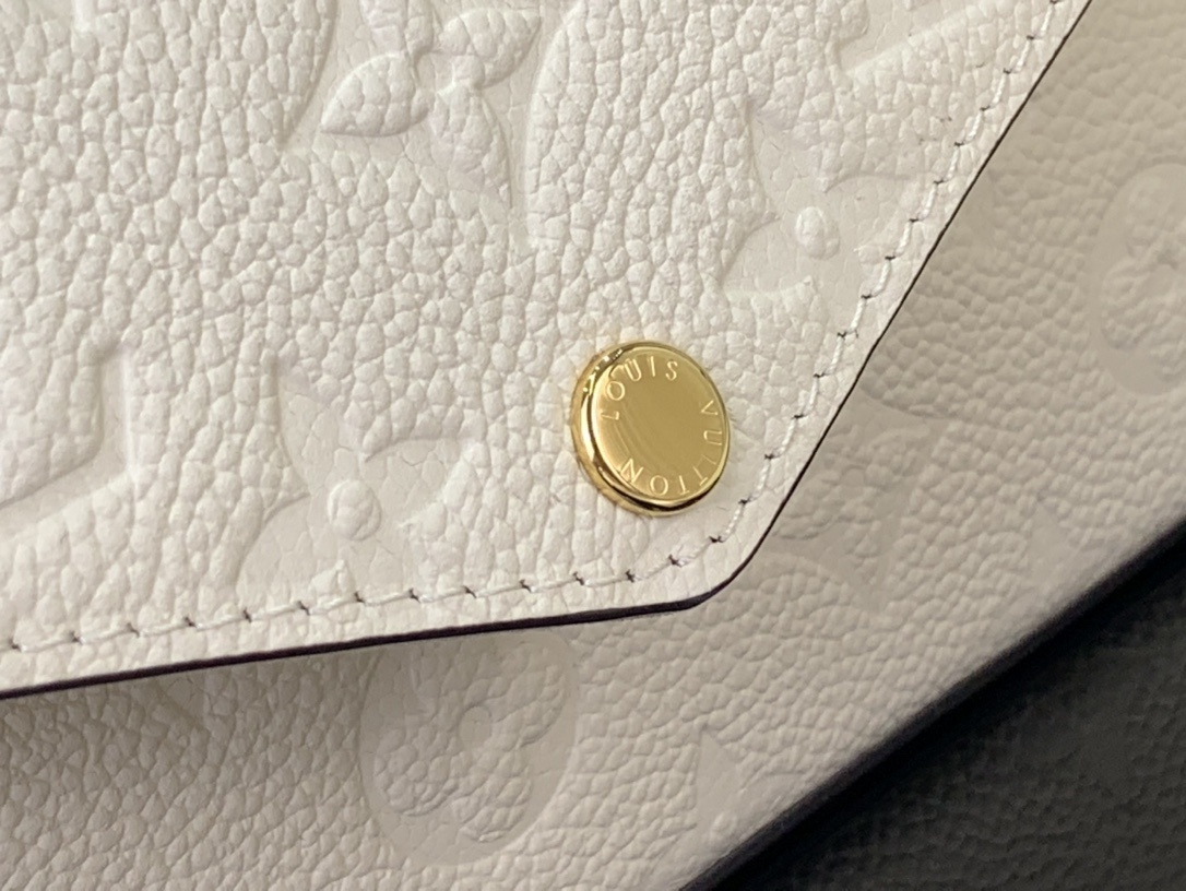 LV Shoulder bag m64064