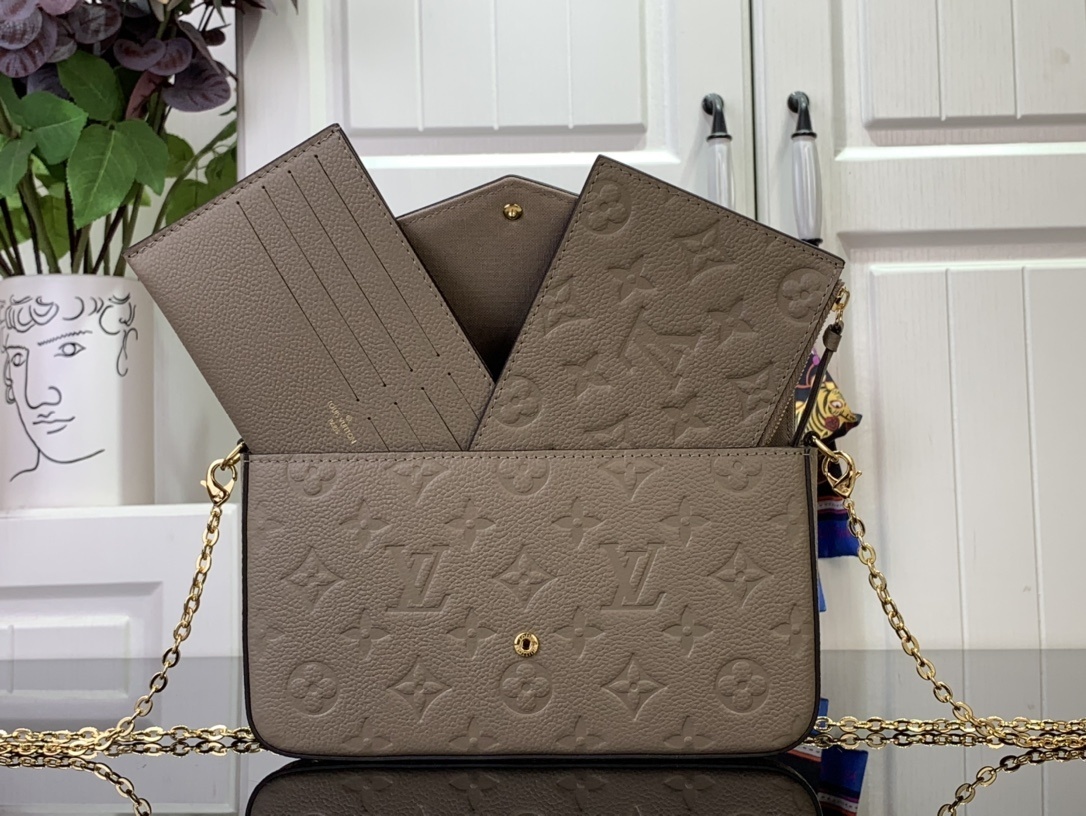 LV Shoulder bag m64064