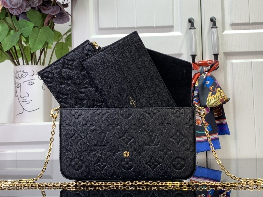 LV Shoulder bag m64064