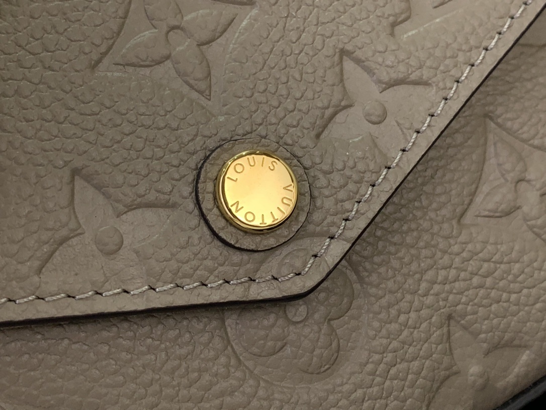 LV Shoulder bag m64064