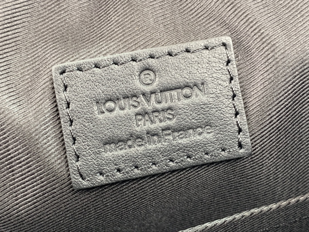 LV Shoulder bag M69827K