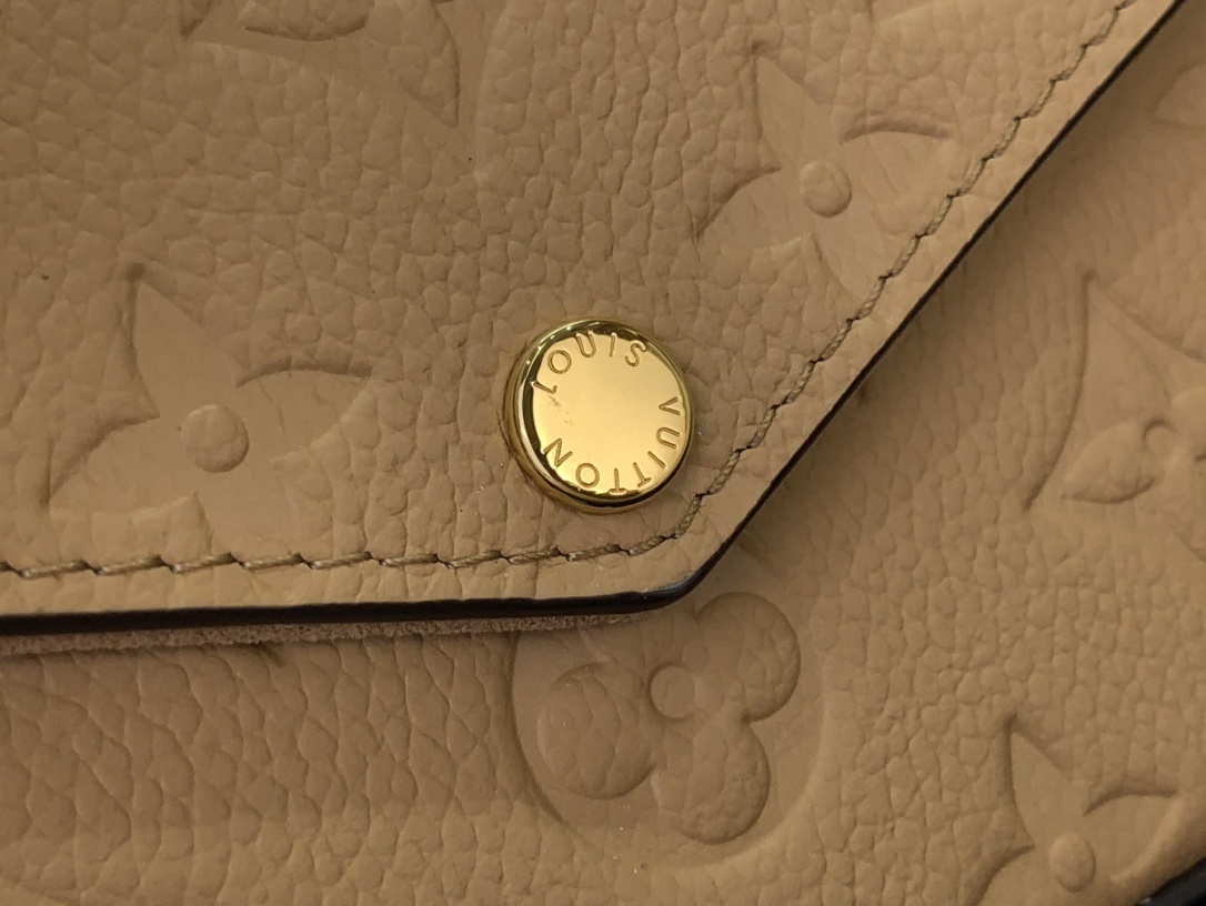 LV Shoulder bag M69977