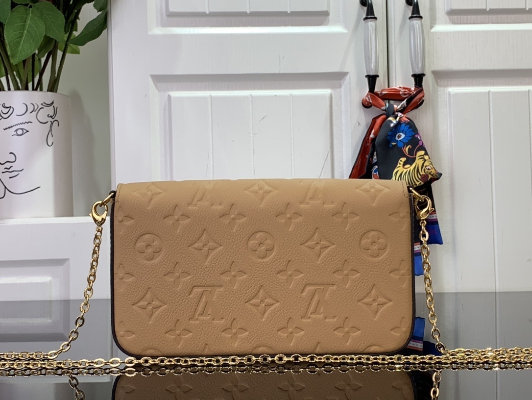 LV Shoulder bag M69977